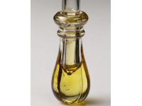 淺色藥瓶防止光線照射出來(lái)