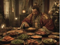 難怪有人說那天聚餐帝師欺負(fù)了AKA，有網(wǎng)友拍到AKA在鄭州某個(gè)地方喝酒