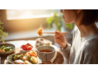 五步打造好好吃飯: 專注飲食、傾聽身體、個性選擇、儀式感與心理調適