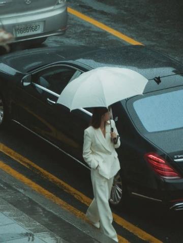 擁有深藍S07后，上午參加朋友婚禮，開個婚車