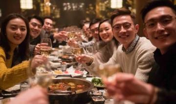 美國友人埃爾凱文探秘廣西美食以味為媒,架起文化交流之橋