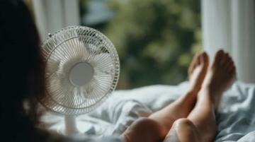 天熱解暑小妙招(解暑小竅門防暑常識天熱降溫方法解暑生活小妙招夏天怎么過才)