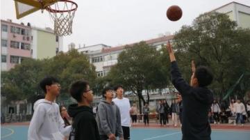 余姚一位75歲的老球迷帶領(lǐng)三支門球隊(duì)征霸全國