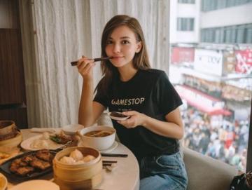 上海學子共度溫馨年夜，美食薈萃盡顯青春風采