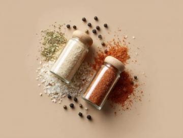 鹽是我們日常生活中不可或缺的調味品,以下是一些關于鹽的知識