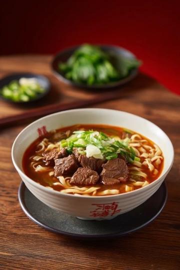 林清教你做刀削牛肉面：關鍵在于面條彈牙、湯汁醇厚、牛肉酥嫩