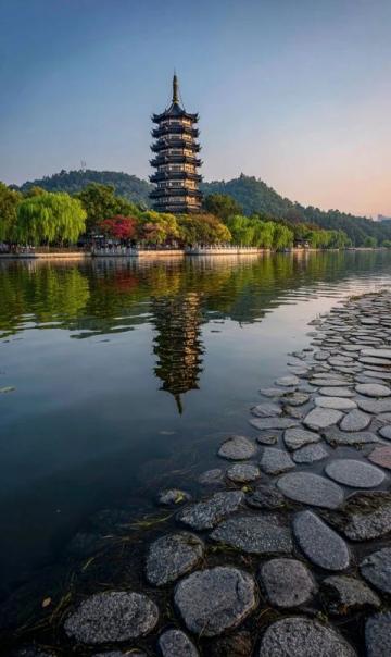 舌尖上的杭州：探索西湖邊到小巷深處的傳統(tǒng)與現(xiàn)代美食之旅