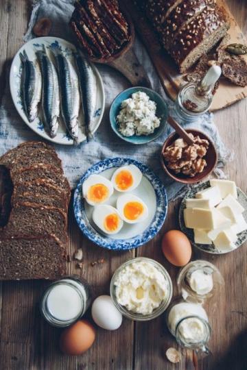 高磷食物推薦:堅(jiān)果類、動(dòng)物內(nèi)臟、海鮮、粗糧類、奶制品等