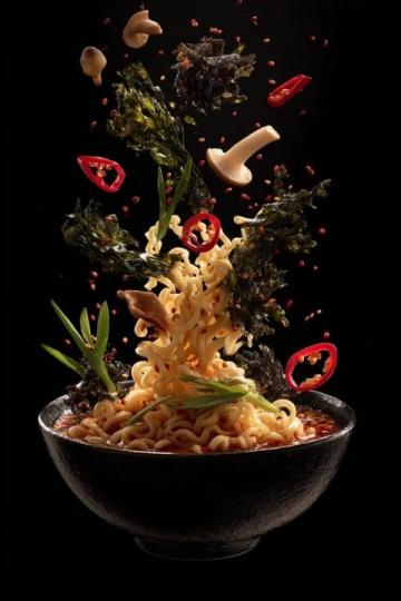 
雞西大冷面：冰火交織的美味傳奇，夏日消暑冬日暖胃