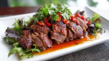 東北特色美食:小豬蓋被廣受歡迎