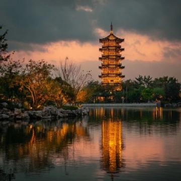屈原公園點綴沅江畔,常德城里的璀璨明珠