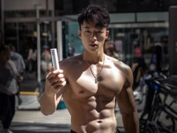 揭秘!腹肌達(dá)人曝肥娟隱藏技能,曾是縫紉高手令人驚訝
