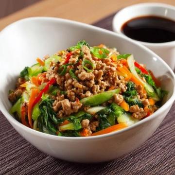 家常美味快手菜:蒜蓉蠔油生菜的做法及健康益處揭秘!