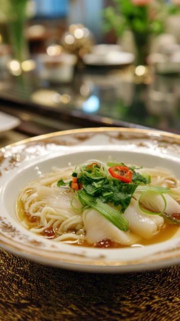 青椒肉絲，這道經(jīng)典的中式家常菜，以其色澤鮮艷、口感豐富而受到眾多食客的喜愛