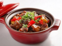 黃燜羊肉如何做？大廚教你正宗配方，香濃入味超解饞！