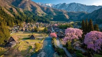 探索人間仙境:四川九寨溝深度游指南與體驗