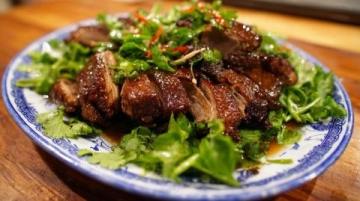 新安縣的美食探索:老李燒雞、峪里柿餅與北冶紅新鹵肉,不容錯過的地方風味!