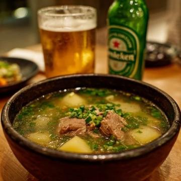 街頭偶遇寶藏小館牛肉鍋配小酒太絕啦,推薦首爾必吃小鎮!