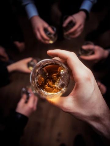 暢飲之道:全面解析喝酒常識與禮儀