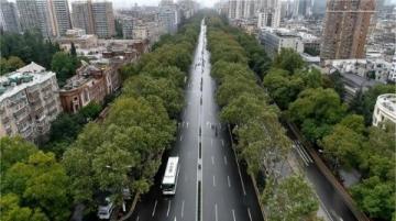 廣州的氣溫漸漸攀升,假期里總想著到戶外走走,交通便利、地鐵直達的白云山