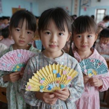創意無限！廢舊紙箱變時尚：幼兒園的環保時裝秀驚艷六一兒童節