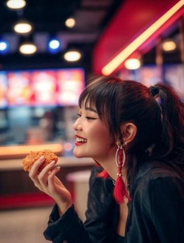 一條菜少、還貴的差評，如何讓這家5元自助快餐店逆襲成網(wǎng)紅？