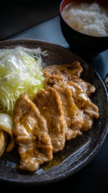 為什么日本人認為炸豬排下飯？這和歷史有關