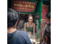 夜幕下的棗莊東湖夜市美景與美食共賞