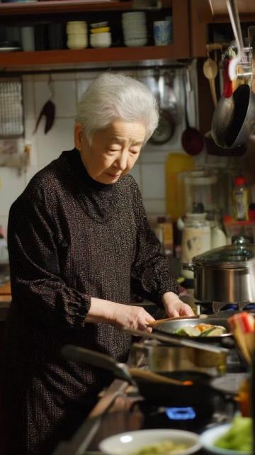 在異鄉(xiāng)尋覓家鄉(xiāng)味:熟悉的美食最暖心