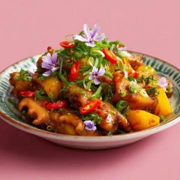 山東特色炒雞做法大公開,一鍋出美味,家庭版也能輕松搞定!