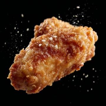 香酥炸雞翅外酥里嫩，一口咬下滿滿的幸福感！