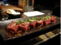烤著吃的美食(一種江湖氣息十足的美食，據說烤著吃更過癮)
