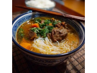 洛陽必嘗美食：經典牛羊肉湯與特色水席不容錯過！