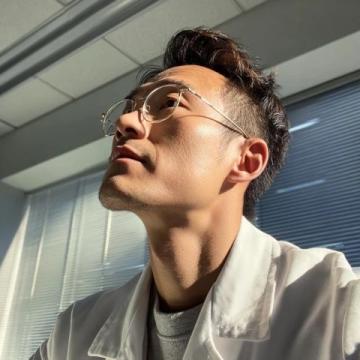 張曉磊發(fā)了一條爆款文章，標題引發(fā)無數(shù)人熱議這個醫(yī)生火了！