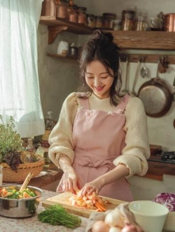 紅樓夢美食復刻師:32年還原56道經典菜肴吸引百萬網友關注