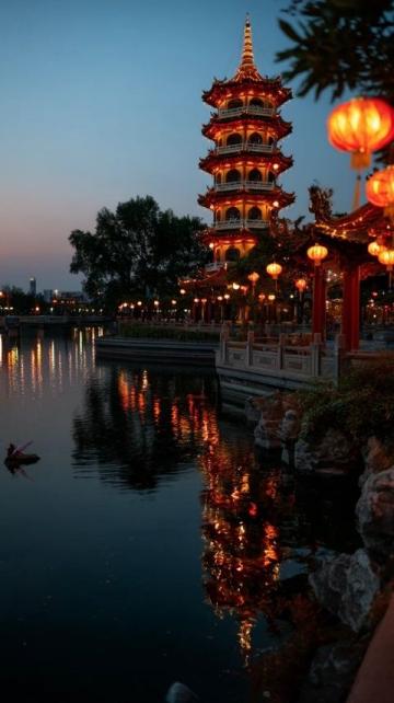 北京通州月亮河小鎮夜市:從疫情復蘇到五一爆火的蛻變之旅
