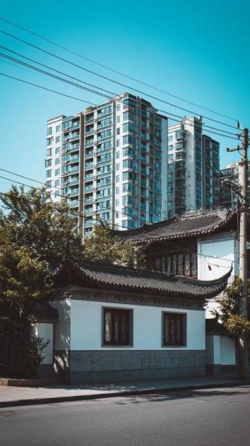 味中懿位于福州鼓樓區(qū)水調(diào)歌頭,背靠溫泉公園,三層的小別墅2棟