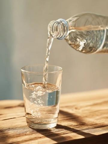 揭秘飲水常識陷阱：科學揭秘你的飲水誤區！