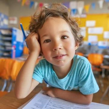 孩子幼兒園就該學(xué)一年級知識嗎?快樂童年與壓力教育的糾結(jié),求支招!