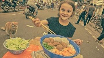 杭州深巷藏著一家被外賣平臺(tái)"通緝"的米粉店,每當(dāng)夜幕降臨