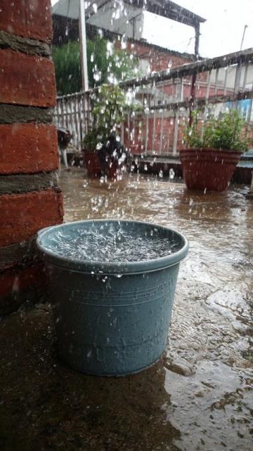 雨水帶來涼爽天氣,適合外出逛街
