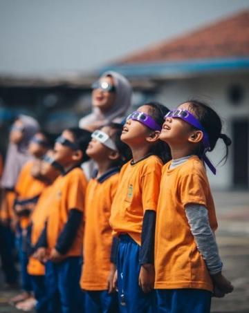漢中市興漢新區(qū)第六幼兒園舉辦夏至主題教學(xué)活動豐富多彩