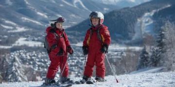 金佛山雪場開放，暢享滑雪樂趣，冬日旅游勝地不容錯過！