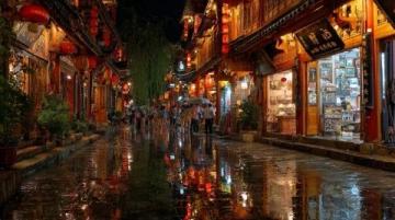 今晚到懷遠西路，發現懷遠夜市旁邊有一個小巷——幸福巷。