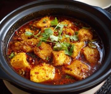 美食搬運(yùn)工"胡辣湯，帶你品嘗地道河南味兒！