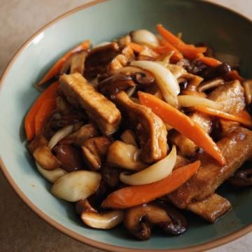 龍巖日料自助，炒雞好吃|||這家日料是我目前為止覺(jué)得價(jià)格合適，品質(zhì)還不錯(cuò)的一家