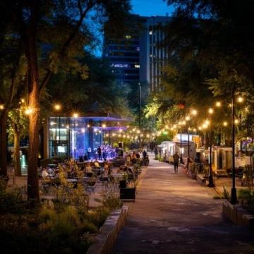探索夜間河堤商機:專為青年創業者打造的理想市場