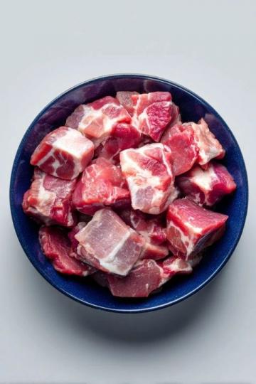 經典家常菜粉蒸肉制作指南:食材調料與烹飪技巧詳解