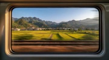 昆明至老撾鐵路旅行體驗(yàn):感受東南亞慢生活與中老昆萬(wàn)鐵路美景