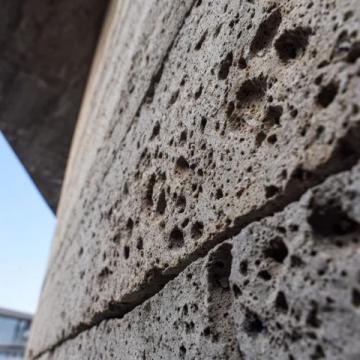 墻固就是指水泥、混凝土等建筑材料固化后的硬性物質。
